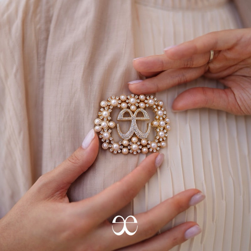 Larissa Pearl Classic Brooch - E Pearl Classic Brooch Series